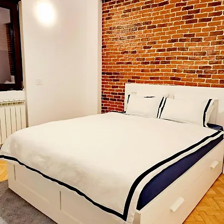 Classy With Parking In The Center *