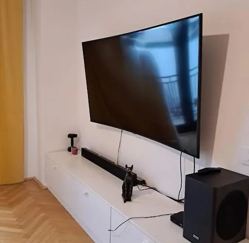 Classy With Parking In The Center Apartament *