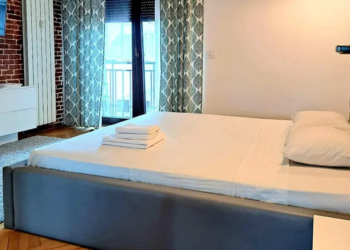 Classy With Parking In The Center