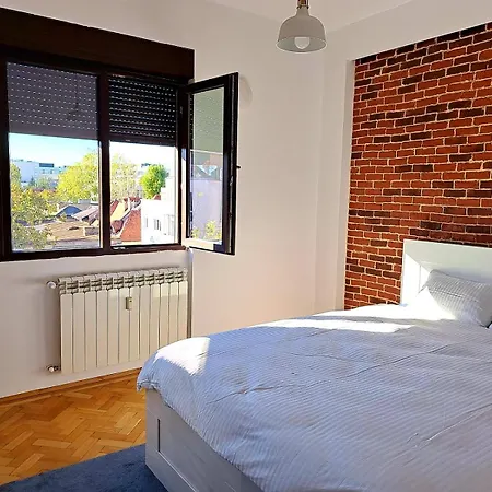 Classy With Parking In The Center *