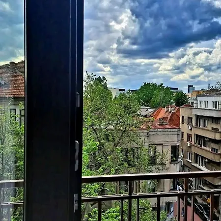 Апартаменти Classy With Parking In The Center