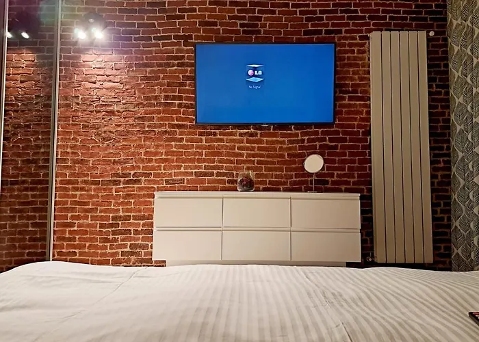 Classy With Parking In The Center Апартаменти Бухарест