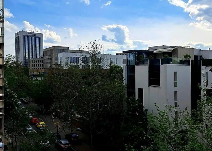 Апартаменти Classy With Parking In The Center