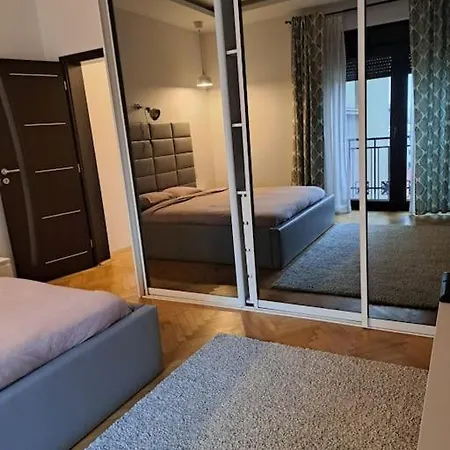 Classy With Parking In The Center Apartment Bucharest