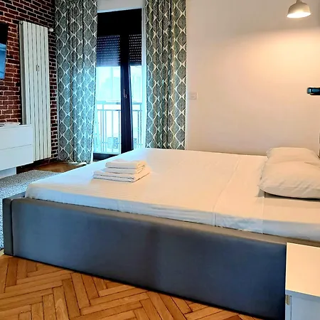 Classy With Parking In The Center