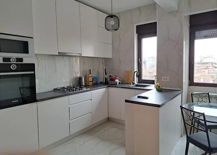 Classy With Parking In The Center Apartament