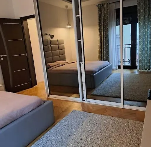 Classy With Parking In The Center Apartament Bucureşti