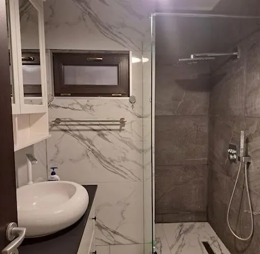 Classy With Parking In The Center * Bucharest