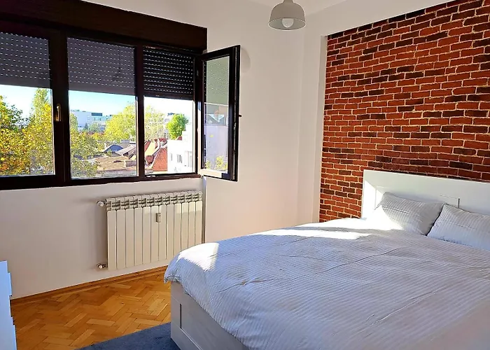 Classy With Parking In The Center *